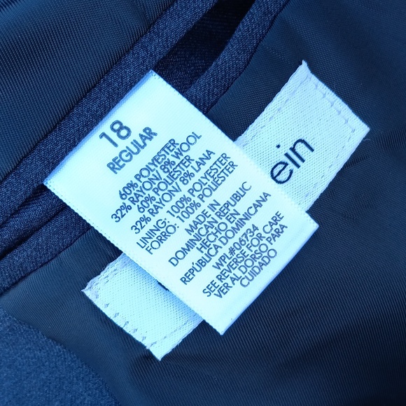 Calvin Klein Young Men's Wool Blend (2) Button Blazer (Dominican Republic) - Picture 17 of 17